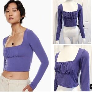 Aritzia Wilfred Free Orbit Long Sleeve Cropped Top in Purple Size Medium